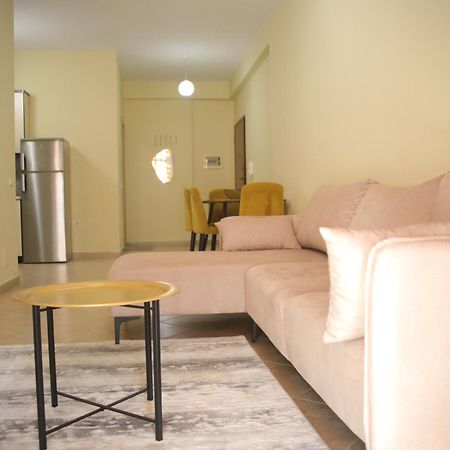 Pleasant Apartment With Free Dedicated Parking In Komuna E Parisit Tirana Exterior photo