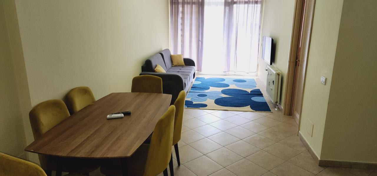 Pleasant Apartment With Free Dedicated Parking In Komuna E Parisit Tirana Exterior photo