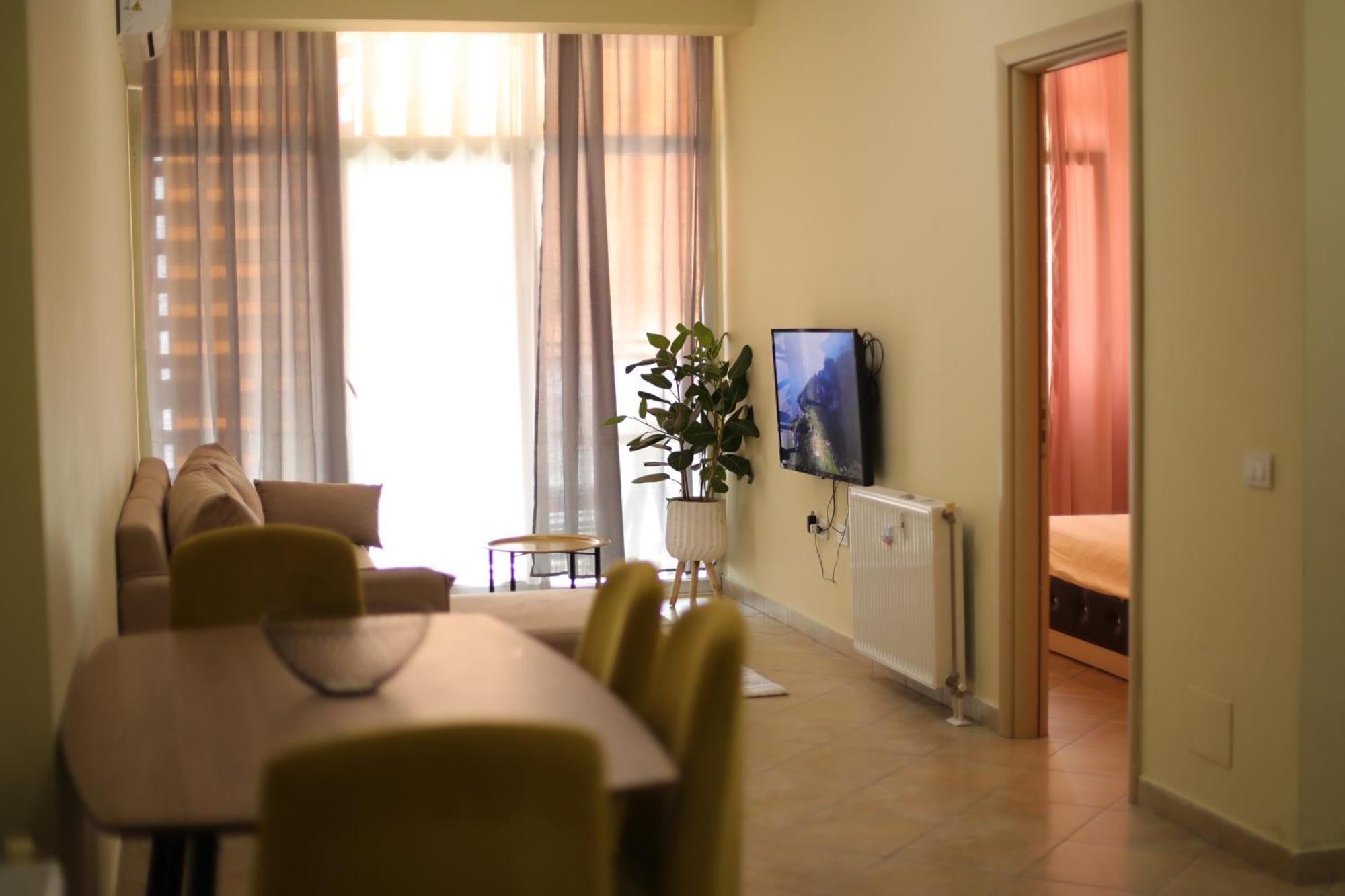 Pleasant Apartment With Free Dedicated Parking In Komuna E Parisit Tirana Exterior photo