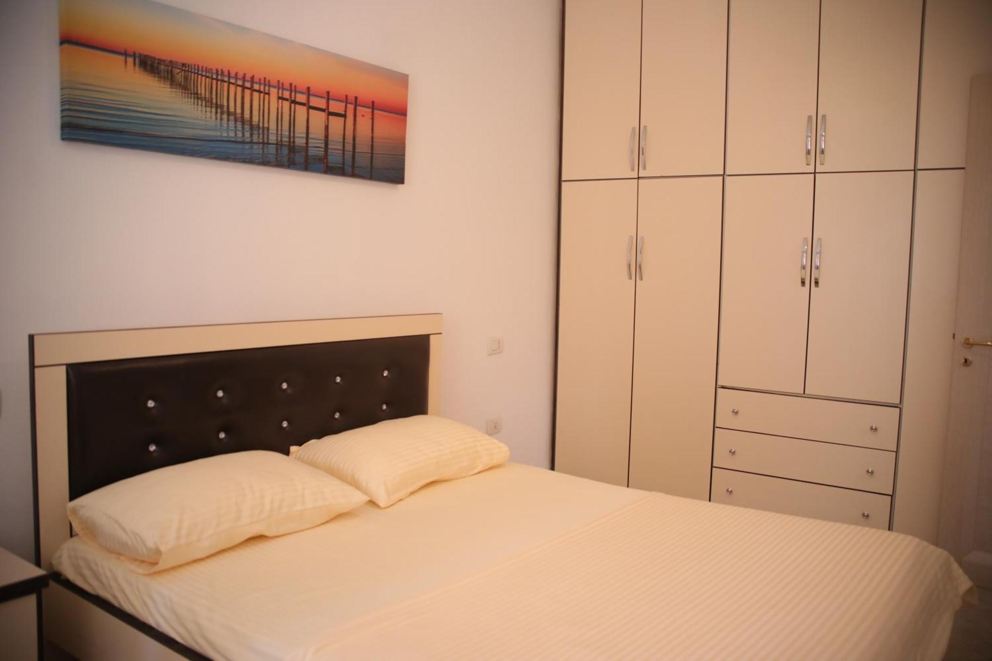 Pleasant Apartment With Free Dedicated Parking In Komuna E Parisit Tirana Exterior photo
